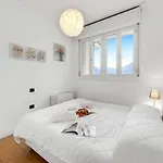 Apartment Mit Seeblick Auf Den Luganersee Porlezza